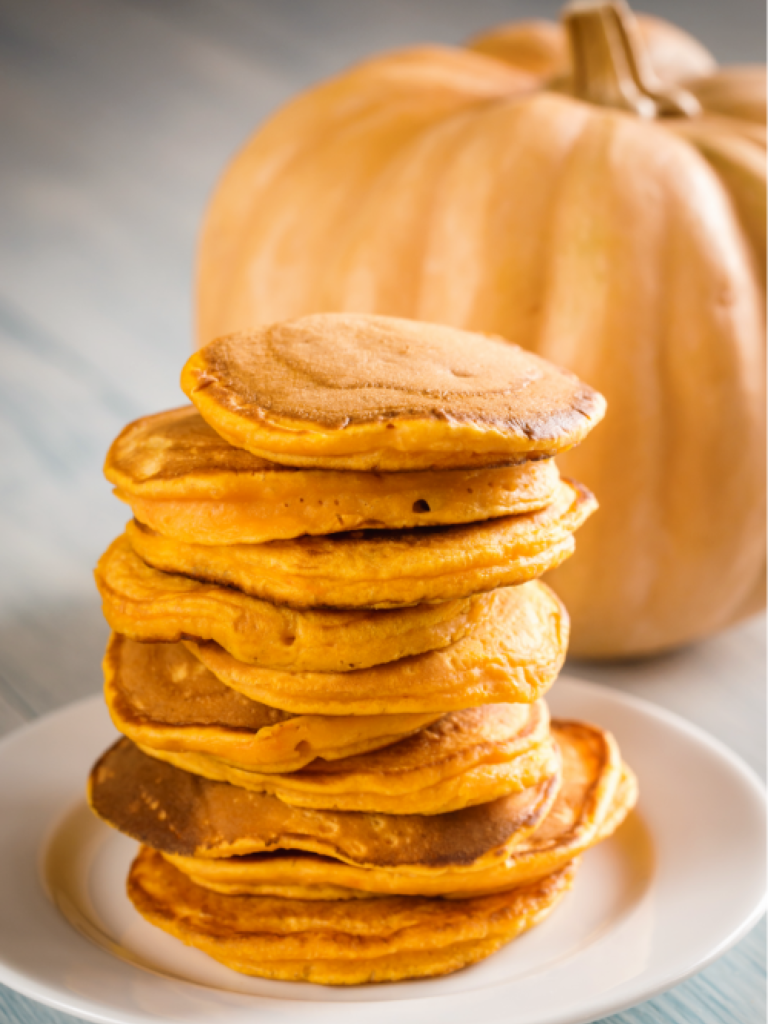 easy pumpkin pancakes, fall breakfast, fluffy pumpkin pancakes